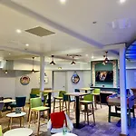 ホテル ホリデイ カレー 4*