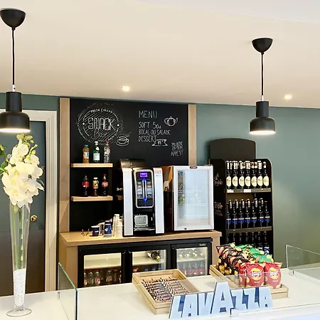 Hotel Calais By Ihg 4*